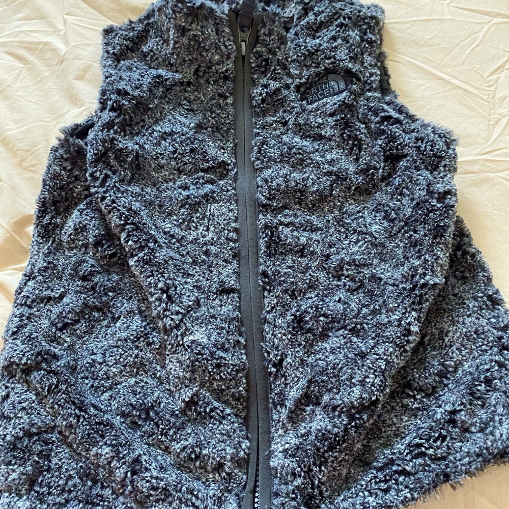 Girls size five north face vest